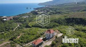 Дом 900м&sup2;, 4-этажный, участок 20 сот.  