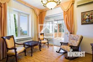 Дом 400м&sup2;, 2-этажный, участок 20 сот.  