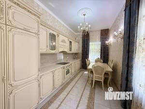 Дом 185м&sup2;, 2-этажный, участок 4 сот.  