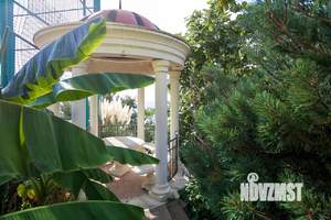 Дом 1680м&sup2;, 4-этажный, участок 32 сот.  