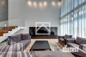 Дом 570м&sup2;, 2-этажный, участок 20 сот.  