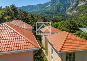 Дом 690м&sup2;, 2-этажный, участок 12 сот.  