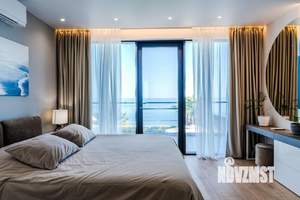 Дом 318м&sup2;, 2-этажный, участок 8 сот.  