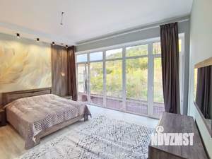 Дом 371м&sup2;, 3-этажный, участок 8 сот.  