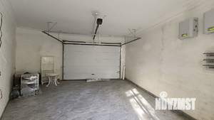 Дом 650м², 3-этажный, участок 8 сот.  