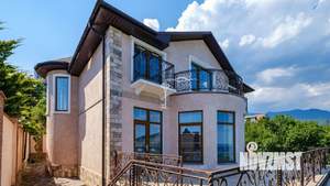 Дом 285м², 2-этажный, участок 3 сот.  