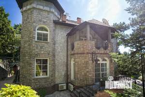 Дом 425м&sup2;, 3-этажный, участок 23 сот.  