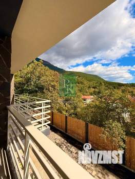 Дом 200м², 2-этажный, участок 6 сот.  