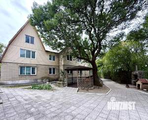 Дом 479м&sup2;, 3-этажный, участок 16 сот.  