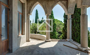 Дом 600м², 3-этажный, участок 20 сот.  