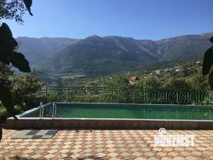 Дом 300м&sup2;, 3-этажный, участок 10 сот.  