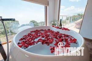 Дом 299м&sup2;, 3-этажный, участок 4 сот.  