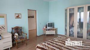 Дом 285м², 3-этажный, участок 6 сот.  