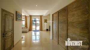 Дом 507м&sup2;, 3-этажный, участок 12 сот.  