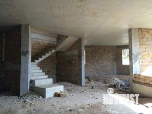 Дом 800м², 3-этажный, участок 9 сот.  