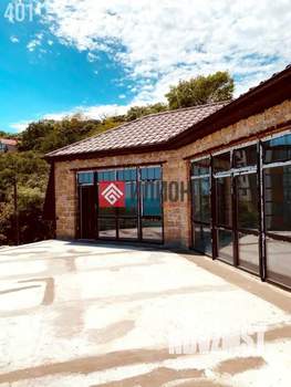 Дом 581м&sup2;, 3-этажный, участок 5 сот.  