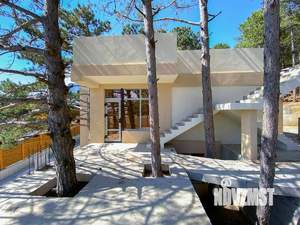 Дом 255м&sup2;, 2-этажный, участок 4 сот.  