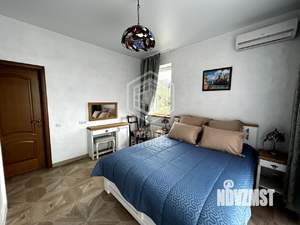 Дом 500м&sup2;, 3-этажный, участок 6 сот.  