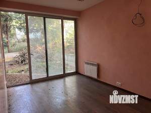 Дом 1184м&sup2;, 3-этажный, участок 21 сот.  