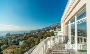 Дом 750м², 3-этажный, участок 24 сот.  