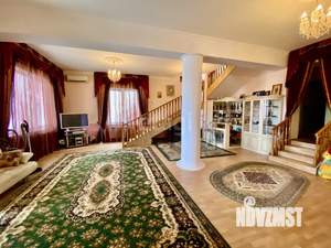 Дом 532м&sup2;, 3-этажный, участок 10 сот.  