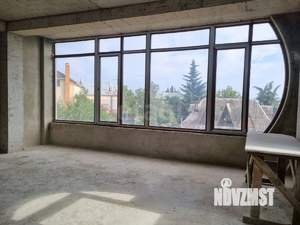 Дом 266м², 3-этажный, участок 1 сот.  