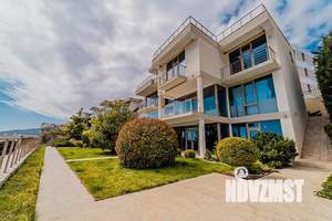 Дом 800м&sup2;, 3-этажный, участок 8 сот.  