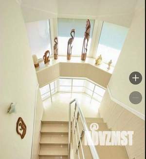 Дом 230м&sup2;, 3-этажный, участок 22 сот.  