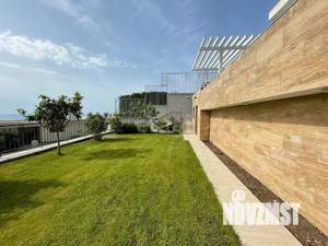 Дом 275м&sup2;, 2-этажный, участок 4 сот.  