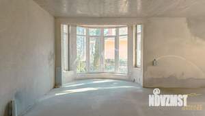 Дом 300м&sup2;, 3-этажный, участок 11 сот.  