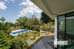 Дом 600м², 3-этажный, участок 20 сот.  