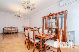 Дом 460м², 3-этажный, участок 12 сот.  