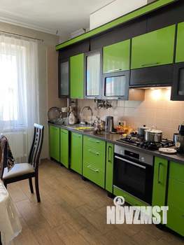 Дом 351м², 3-этажный, участок 6 сот.  