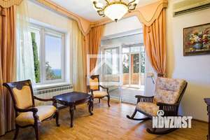 Дом 400м², 2-этажный, участок 20 сот.  