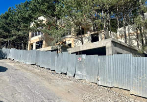 Дом 295м&sup2;, 3-этажный, участок 4 сот.  