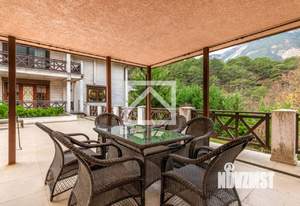 Дом 599м², 3-этажный, участок 13 сот.  