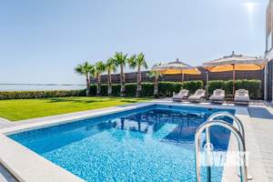 Дом 318м&sup2;, 2-этажный, участок 8 сот.  