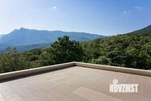 Дом 146м&sup2;, 3-этажный, участок 4 сот.  