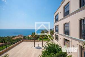 Дом 3280м&sup2;, 4-этажный, участок 65 сот.  