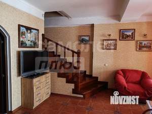Таунхаус 240м², 3-этажный, участок 3 сот.  