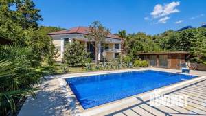 Дом 600м², 3-этажный, участок 20 сот.  