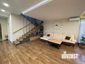 Дом 240м², 2-этажный, участок 10 сот.  