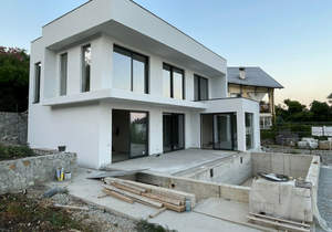 Дом 280м², 2-этажный, участок 10 сот.  