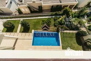 Дом 1200м&sup2;, 3-этажный, участок 10 сот.  