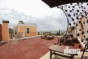 Коттедж 291м&sup2;, 3-этажный, участок 6 сот.  