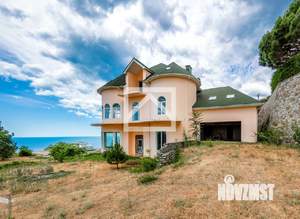 Дом 1200м&sup2;, 4-этажный, участок 25 сот.  