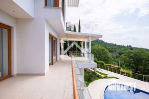 Дом 564м&sup2;, 5-этажный, участок 8 сот.  