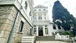 Коттедж 512м&sup2;, 3-этажный, участок 4 сот.  