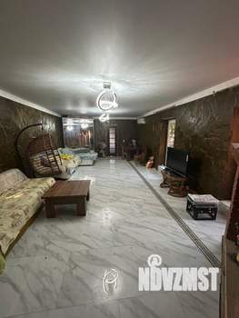 Дом 600м&sup2;, 3-этажный, участок 3 сот.  