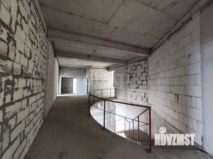 Дом 1077м&sup2;, 3-этажный, участок 13 сот.  